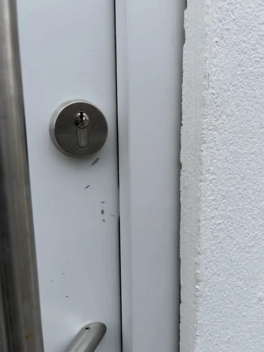 Kratzer am Schließzylinder nach einem Öffnungsversuch in Eigenregie